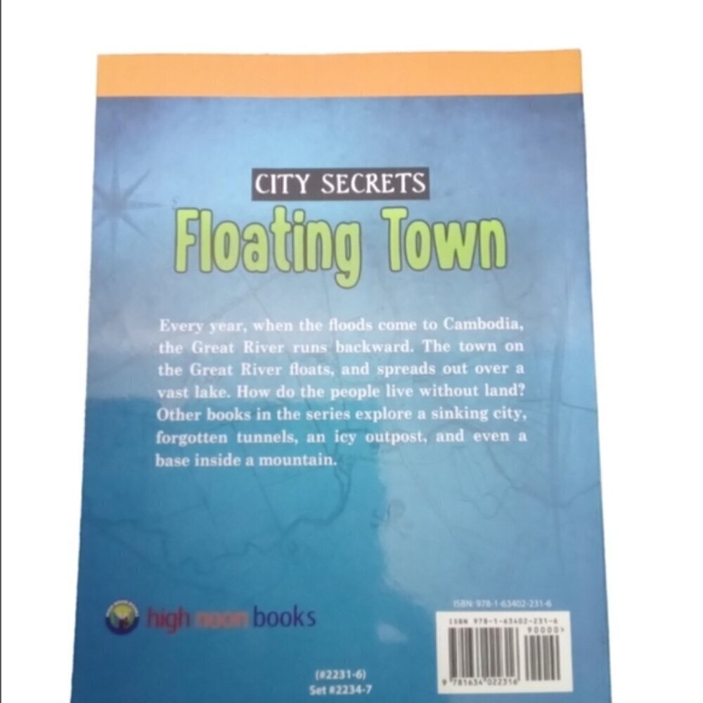 City Secrets: Floating Town by Matt Sims Like New Conition - Picture 3 of 3